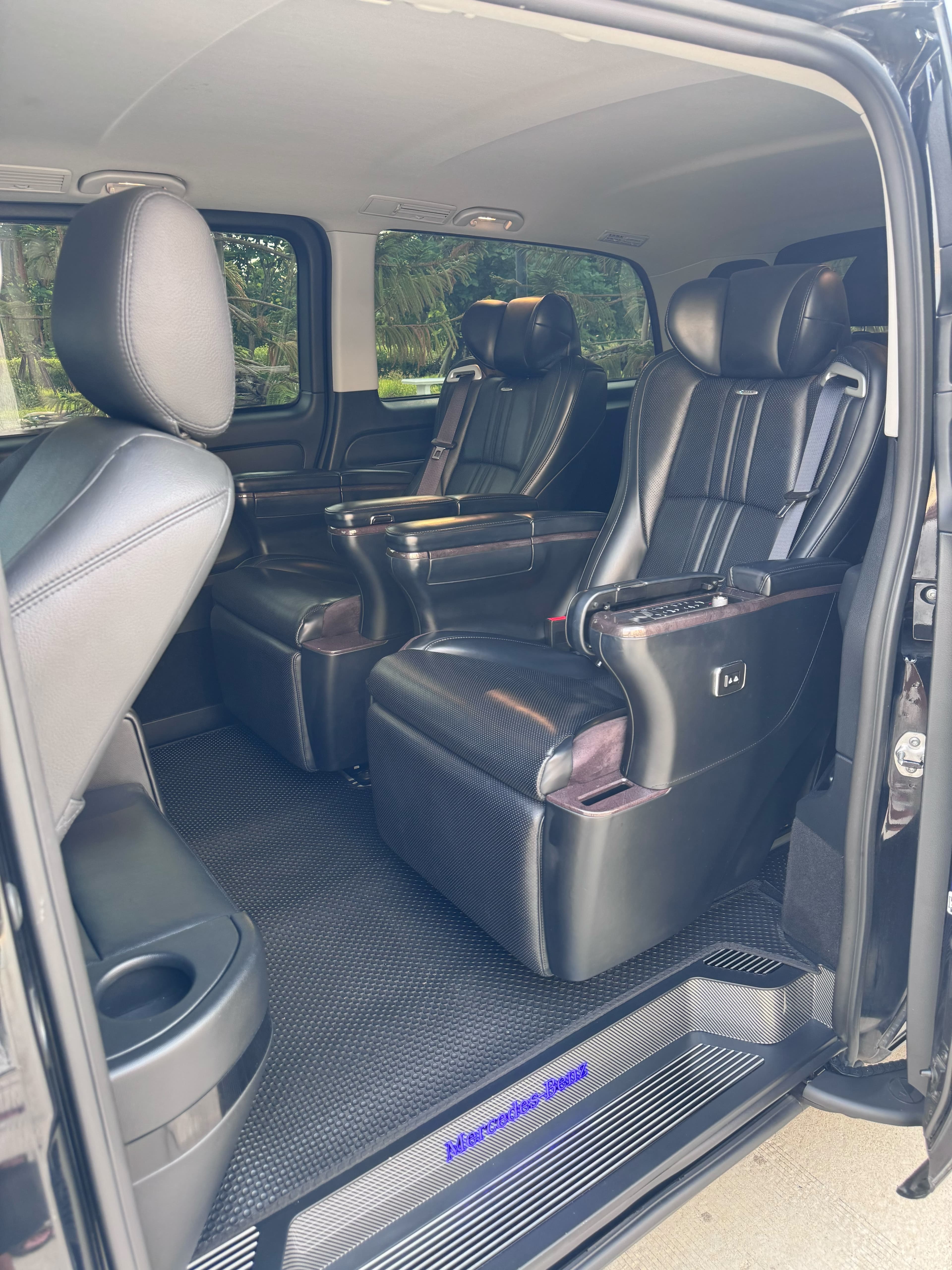 Mercedes-Benz Vito landscape exterior