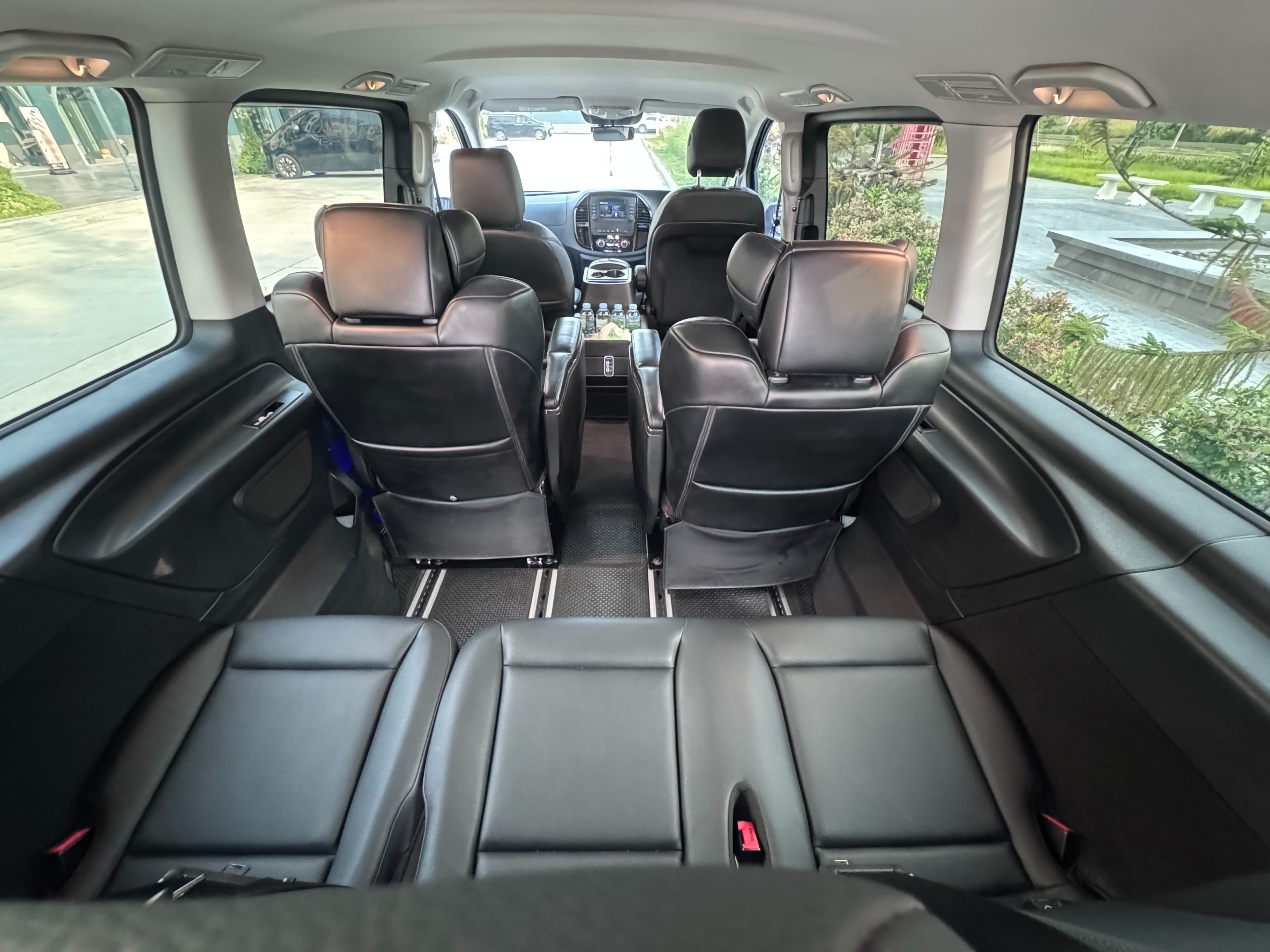 Mercedes-Benz Vito angle view